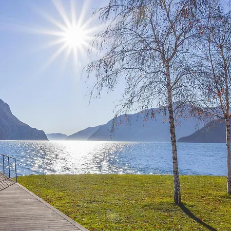 2 Bedroom Stunning In Solto Collina Bg * Riva di Solto