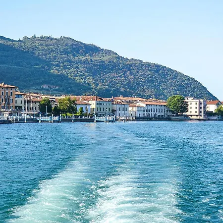 2 Bedroom Amazing Apartment In Solto Collina Bg Apartamento Riva di Solto