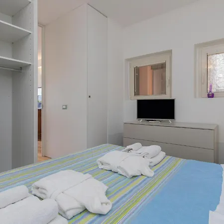2 Bedroom Amazing Apartment In Solto Collina Bg