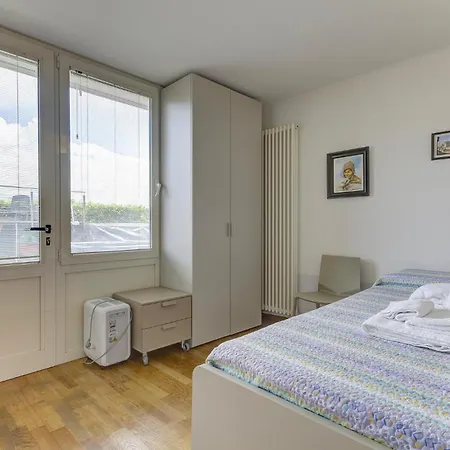 2 Bedroom Stunning In Solto Collina Bg Lägenhet
